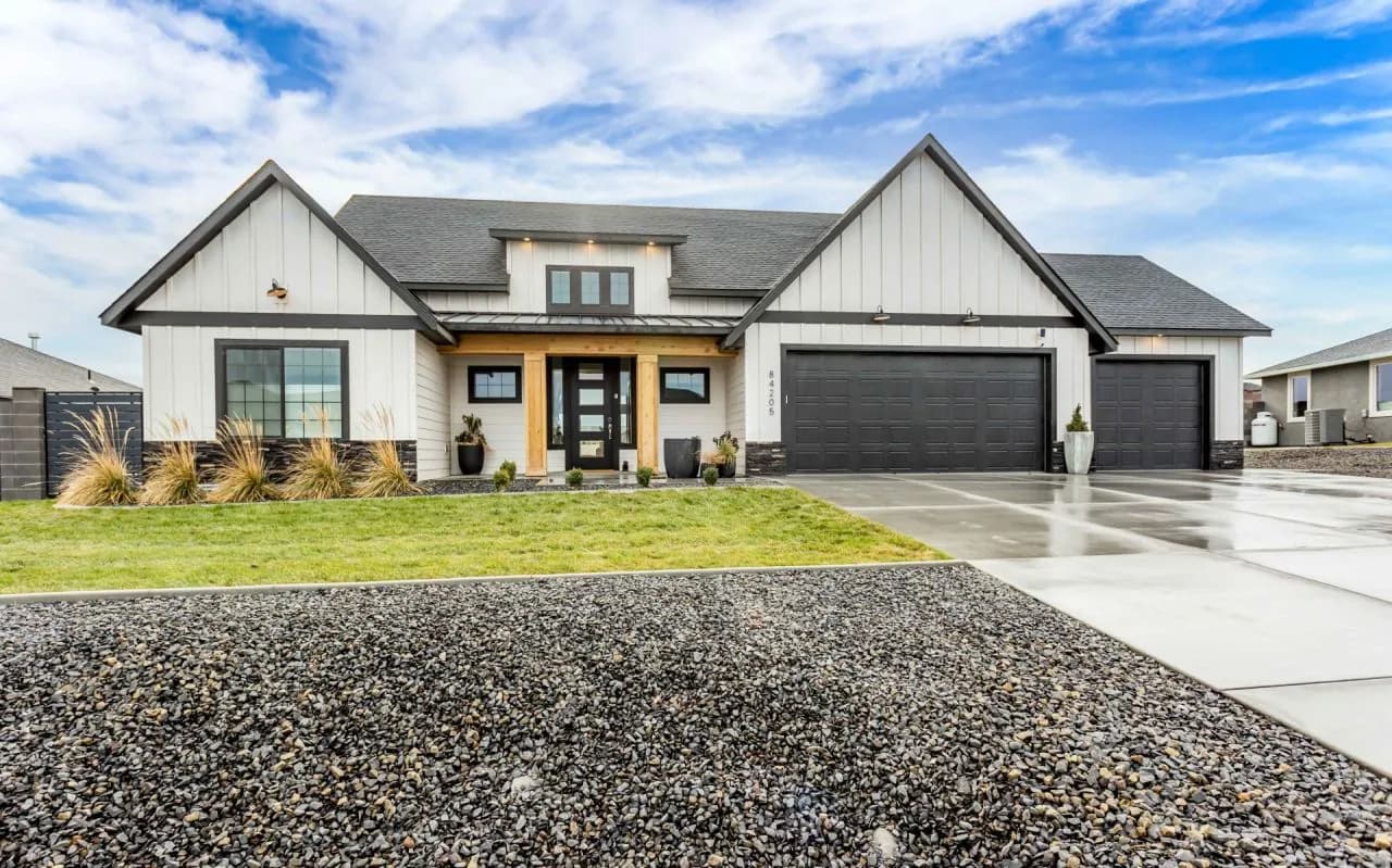 Cozy, Smart, and Stylish: Floor Plans Under 2,500 Sq. Ft.