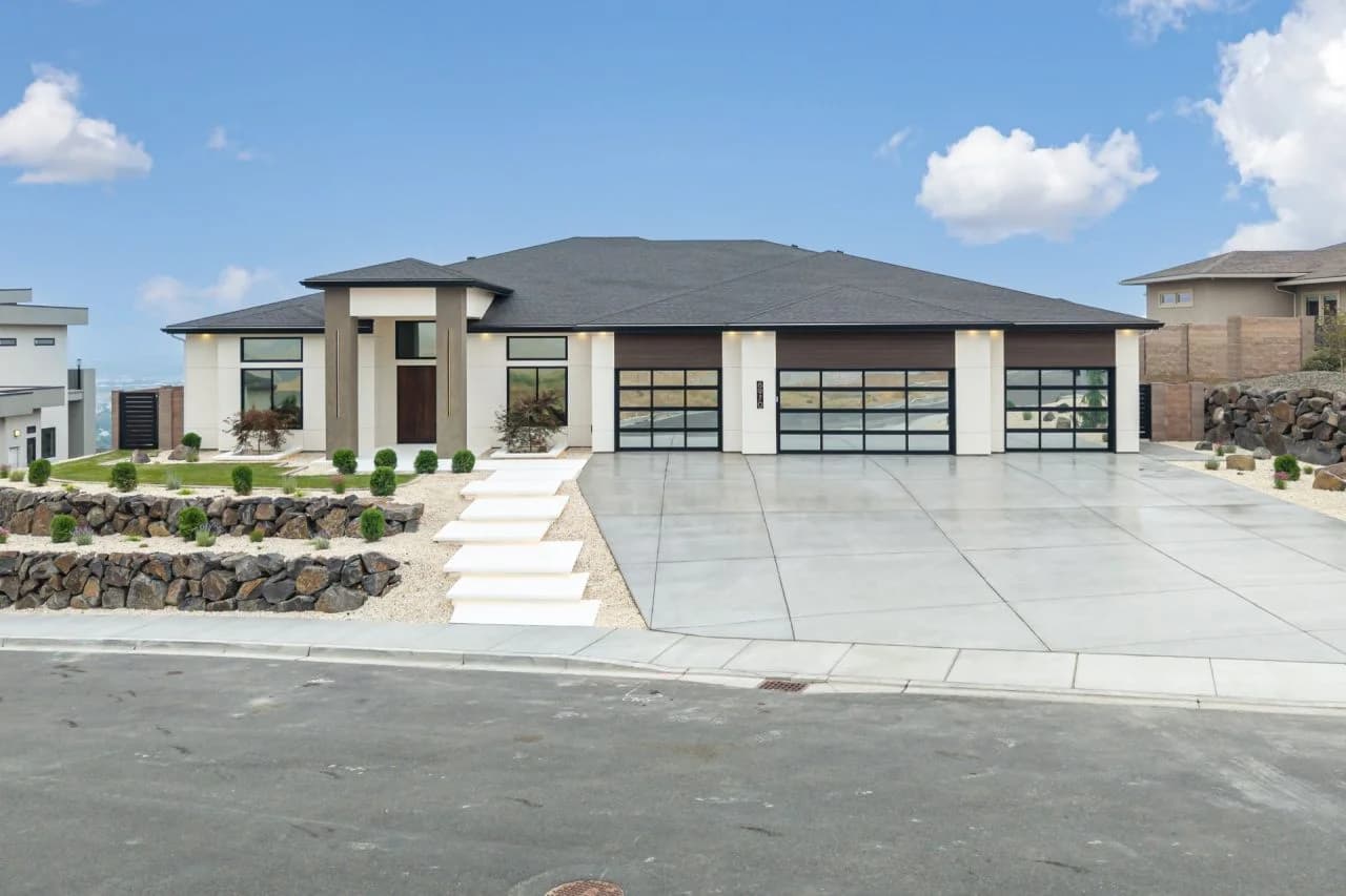 2025 Parade of Homes™
